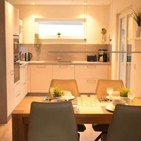 Coast & Cosy بيت للعطل *